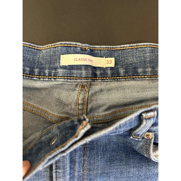Levi's Classic Crop Size 33 Non-distressed Jeans Denim Closet Staple - Picture 2 of 7